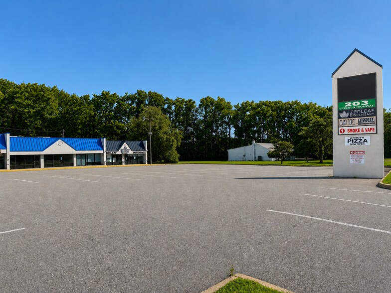 203 Lincoln Hwy, Fairless Hills, PA à louer - Photo de l’immeuble – Image 3 sur 14