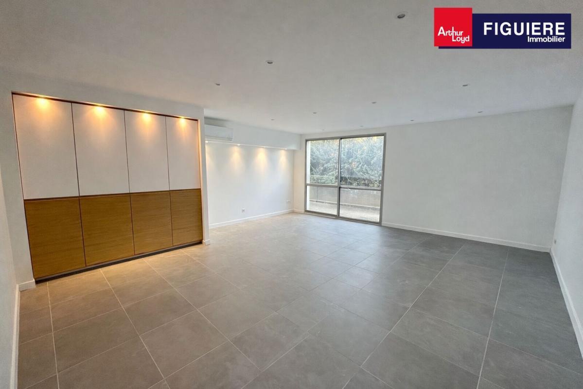 8 Rue Achille Emperaire, Aix-en-Provence à louer Photo de l’immeuble– Image 1 sur 7