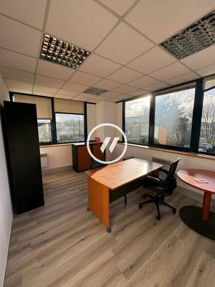 165 Avenue Du Bois De La Pie, Roissy-en-France à louer - Photo de l’immeuble – Image 1 sur 11