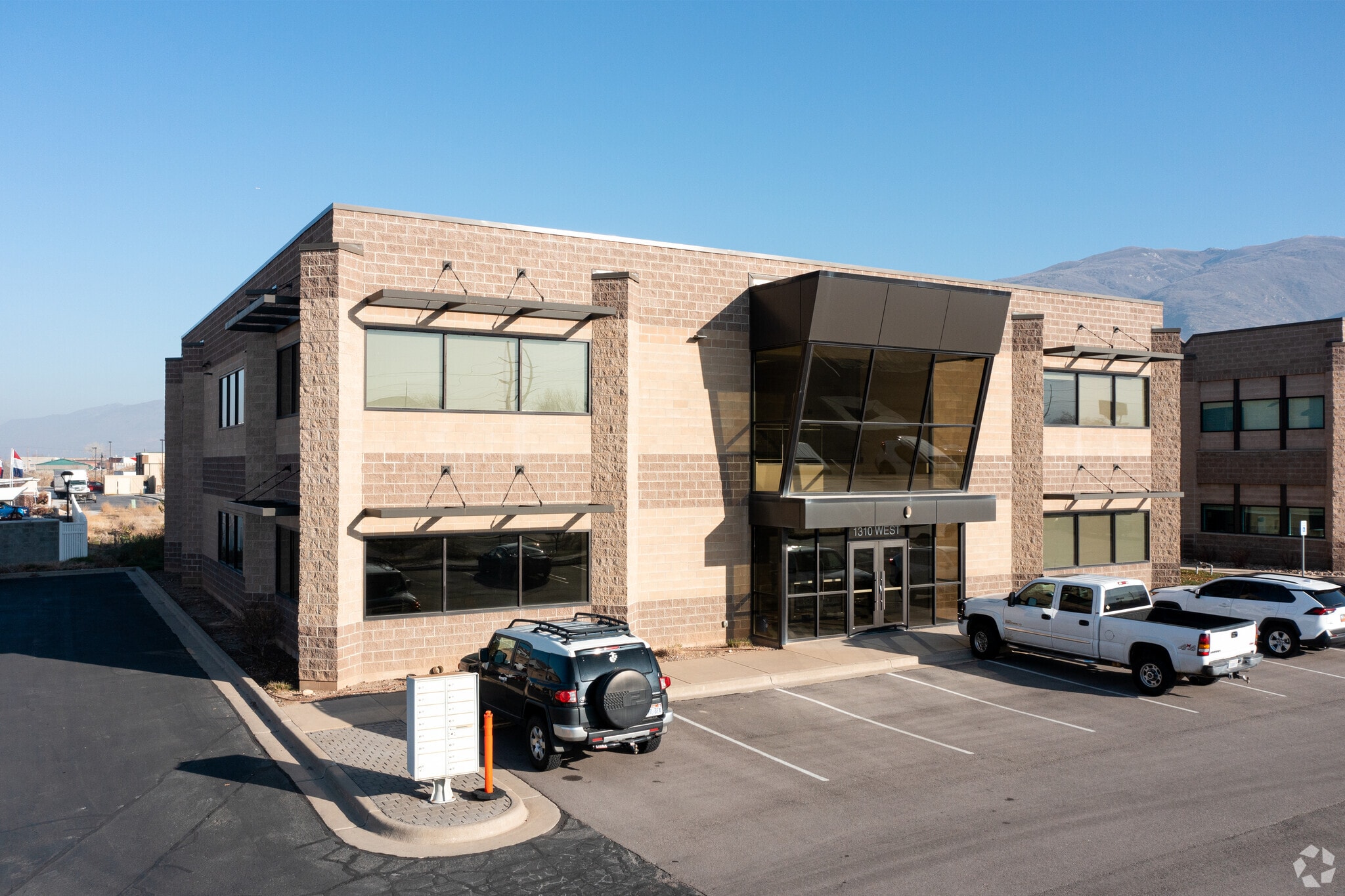 235 N 1250 W, Centerville, UT à vendre Photo principale– Image 1 sur 6