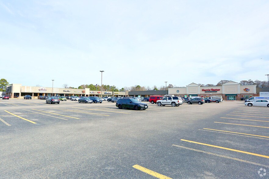 2100-2158 First Colonial Rd, Virginia Beach, VA à louer - Photo de l’immeuble – Image 1 sur 5