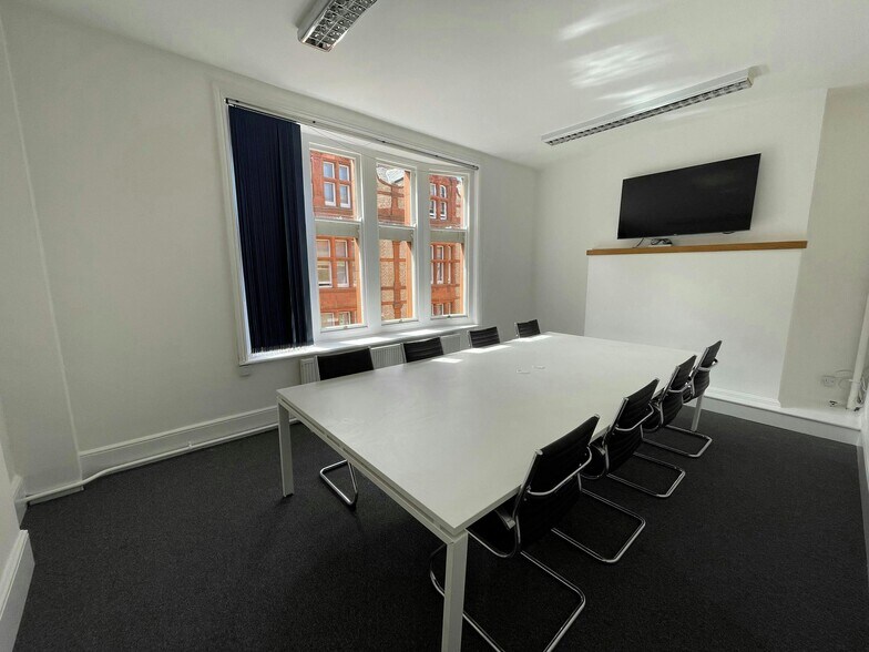 24-28 Queen Victoria St, Reading à louer - Photo de l’immeuble – Image 3 sur 5