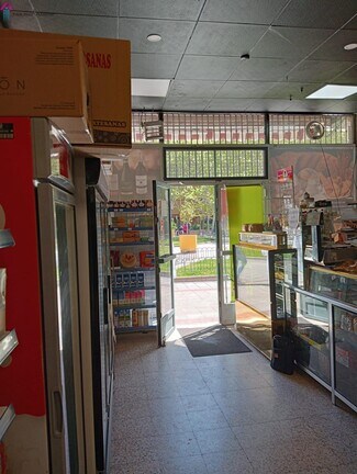 Plus de détails pour Local commercial à louer