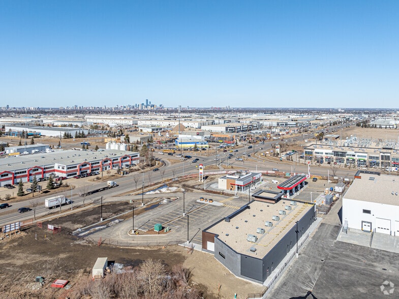 4905 Roper Rd NW, Edmonton, AB à louer - Aérien – Image 3 sur 3