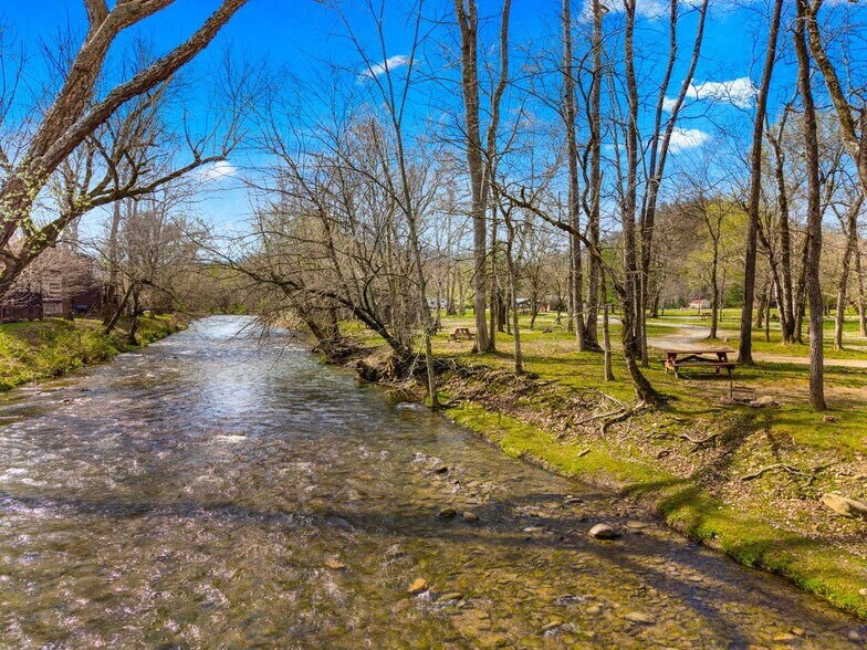141 Lower Bogard Rd, Newport, TN à vendre - Photo de l’immeuble – Image 2 sur 35