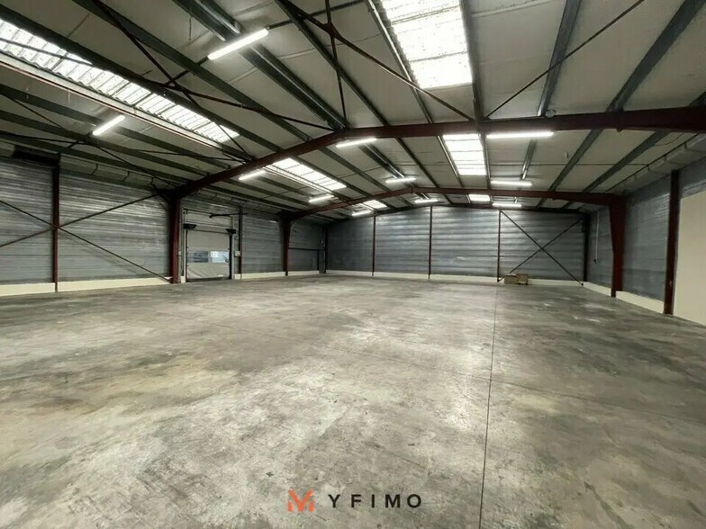 Industriel/Logistique dans Épône à louer - Photo de l’immeuble – Image 3 sur 7