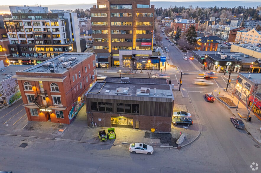 940 17th Ave SW, Calgary, AB à louer - Aérien – Image 3 sur 4