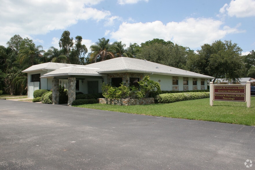 1330 Pinehurst Rd, Dunedin, FL à louer - Photo principale – Image 1 sur 2