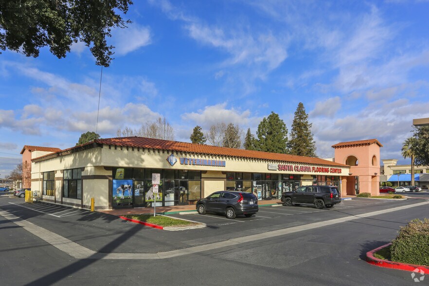 26111 Bouquet Canyon Rd, Santa Clarita, CA à louer - Photo de l’immeuble – Image 3 sur 10