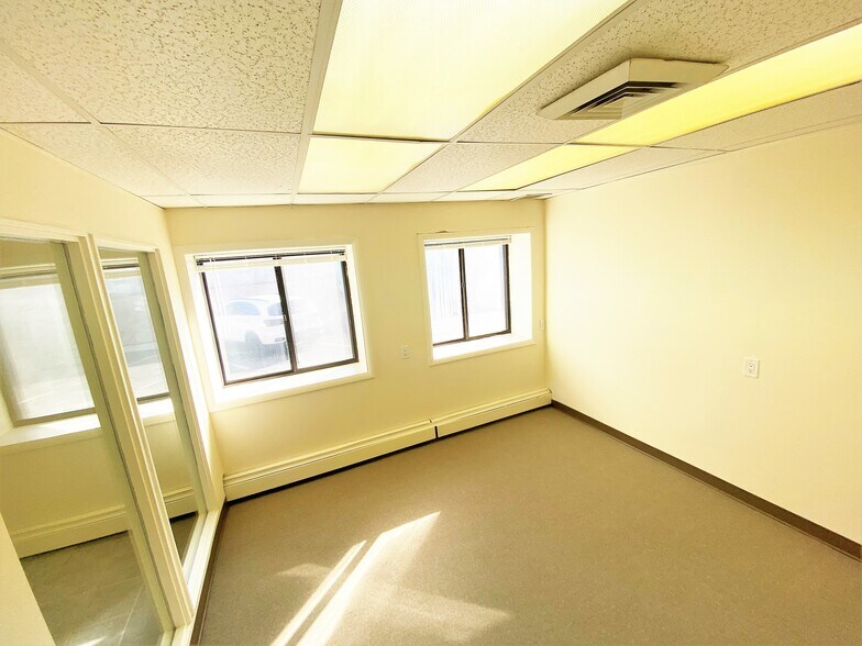 525 Fenimore Rd, Mamaroneck, NY à louer - Photo intérieure – Image 2 sur 11