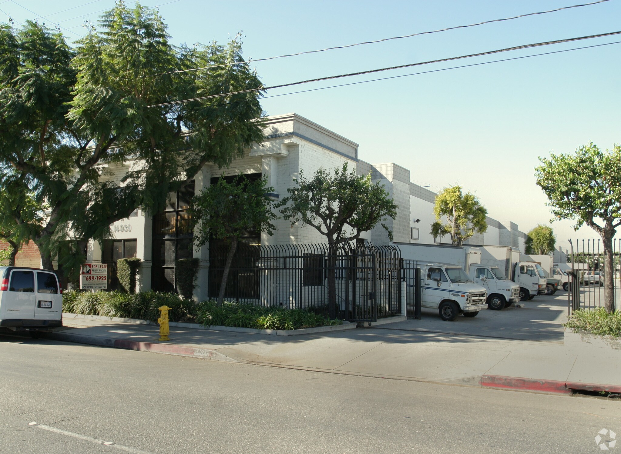 14039 Garfield Ave, Paramount, CA à louer Photo principale– Image 1 sur 9