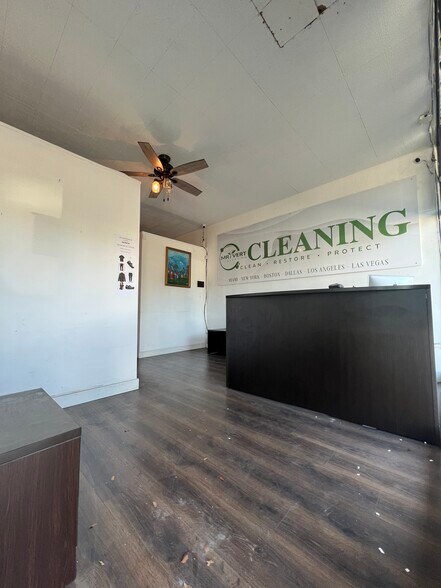 1066-1076 N Miami Beach Blvd, North Miami Beach, FL à louer - Photo intérieure – Image 1 sur 10