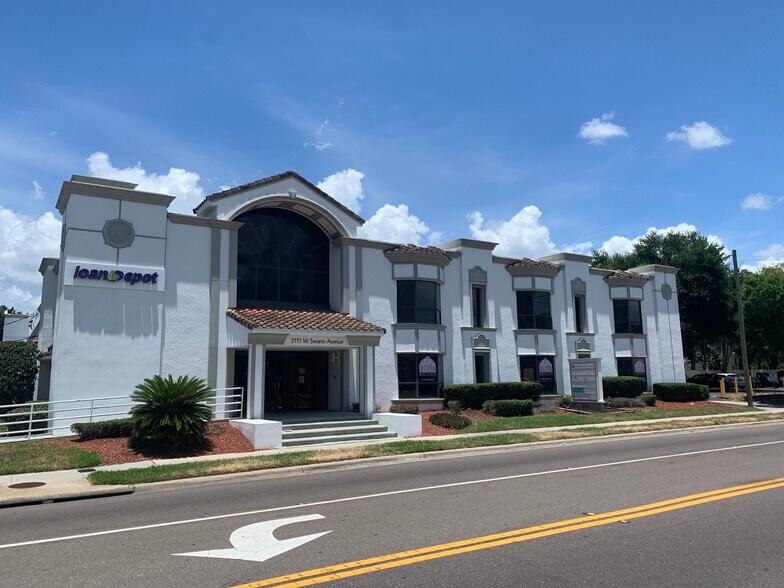 2111 W Swann Ave, Tampa, FL à louer - Photo de l’immeuble – Image 3 sur 12