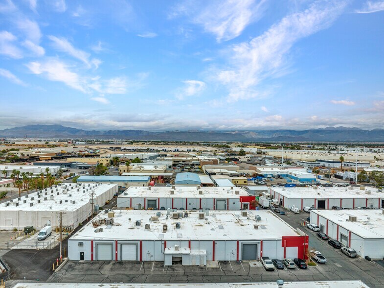 3900 W Ponderosa Way, Las Vegas, NV à vendre - Photo de l’immeuble – Image 2 sur 3