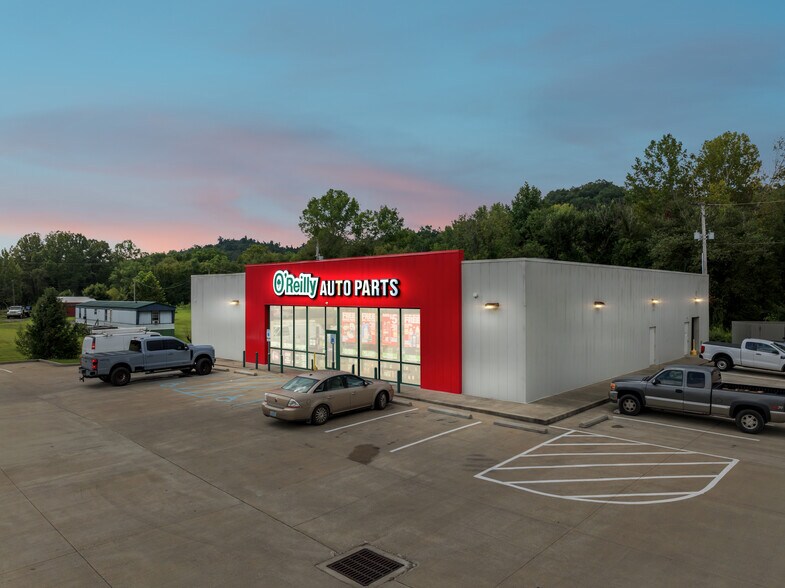 728 Parkway Dr, Salyersville, KY à vendre - Photo de l’immeuble – Image 2 sur 2