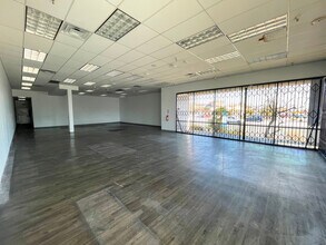 204-294 S Decatur Blvd, Las Vegas, NV à louer Photo de l’immeuble– Image 1 sur 2