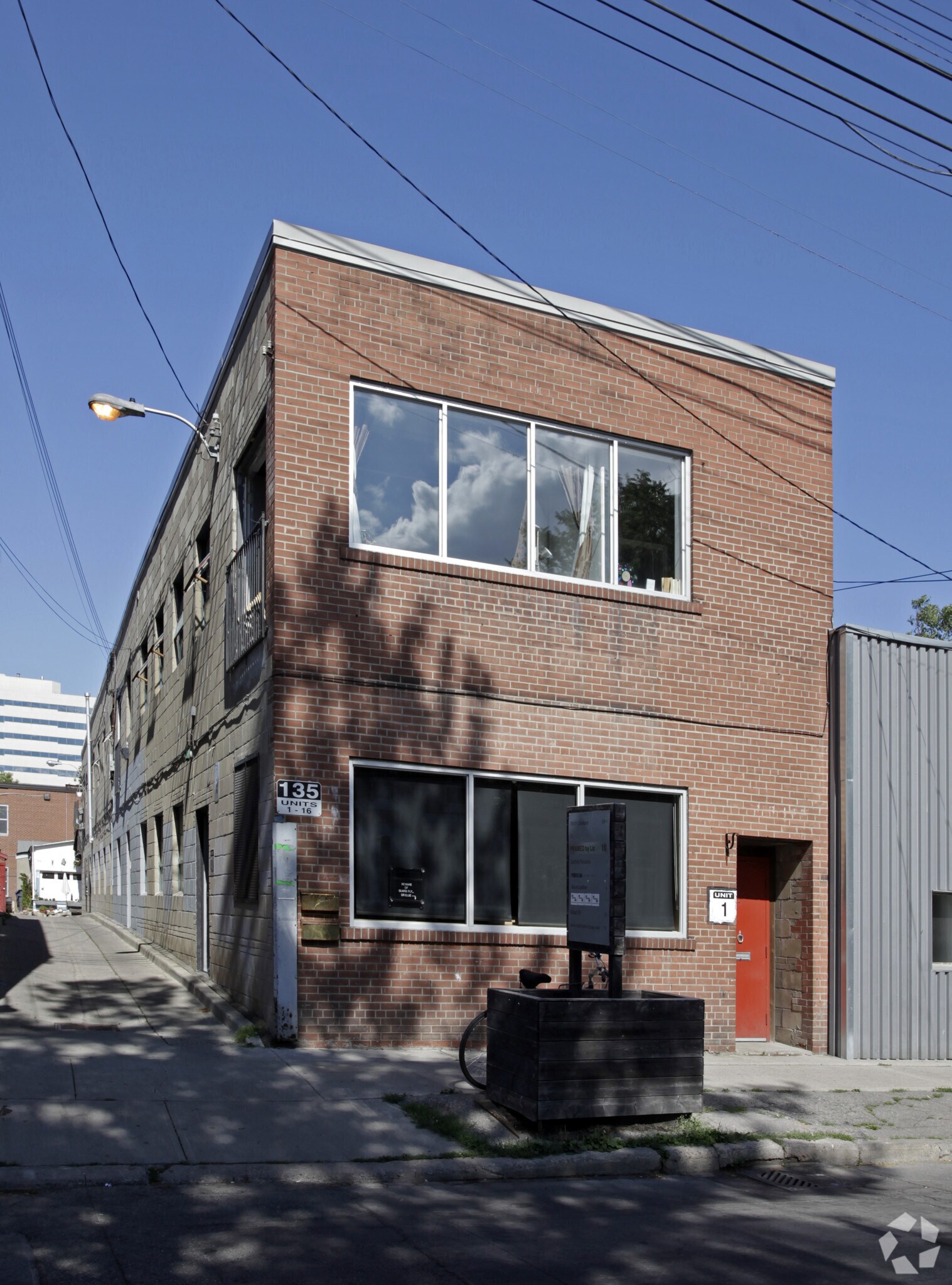 129-135 Tecumseth St, Toronto, ON à louer Photo principale– Image 1 sur 3