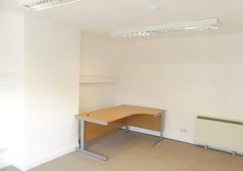 24 High St, Malmesbury à louer - Photo intérieure – Image 2 sur 5