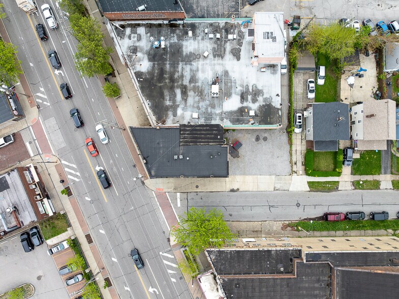 11723 Lorain Ave, Cleveland, OH à vendre - Photo de l’immeuble – Image 2 sur 12