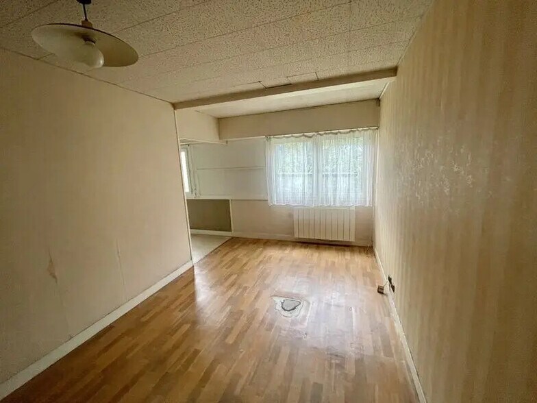 Bureau dans Barentin à louer - Photo intérieure – Image 3 sur 6