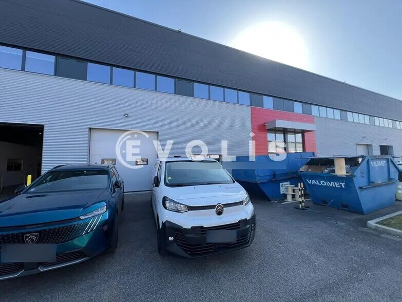 828 Rue De La Craz, Dagneux à louer - Photo de l’immeuble – Image 2 sur 8