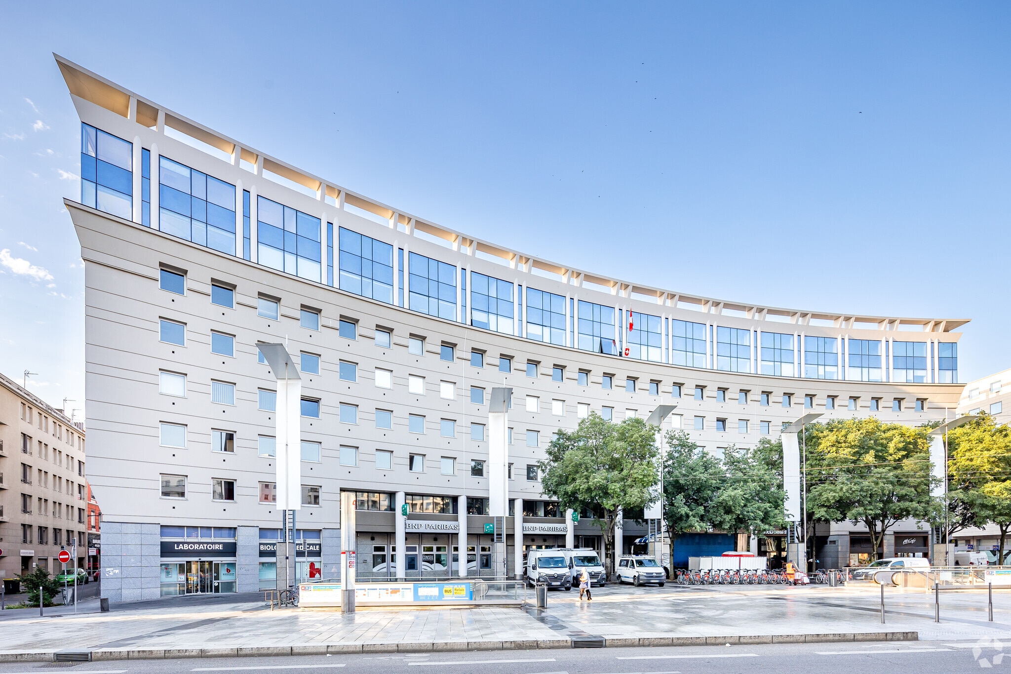 6 Place Charles Hernu, Villeurbanne à louer Photo principale– Image 1 sur 6