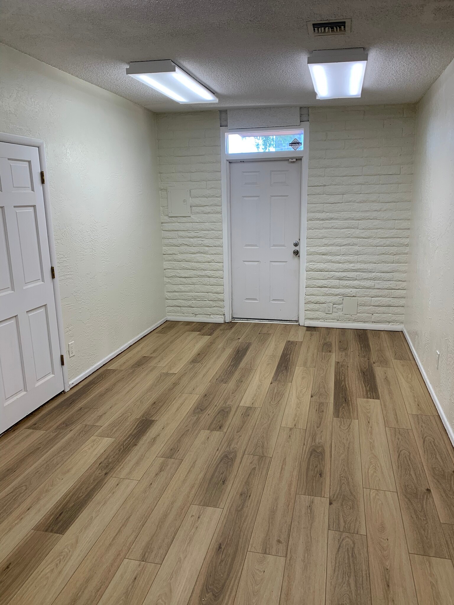 1550 E University Dr, Mesa, AZ à louer Photo intérieure– Image 1 sur 5