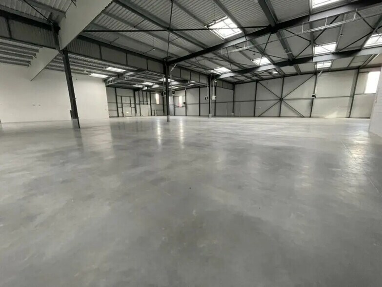 Bureau dans Roissy-en-France à louer - Photo de l’immeuble – Image 2 sur 8