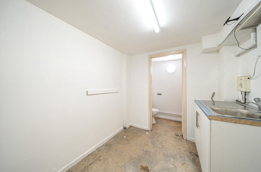 52-53A High St, Grantham à louer - Photo de l’immeuble – Image 3 sur 6