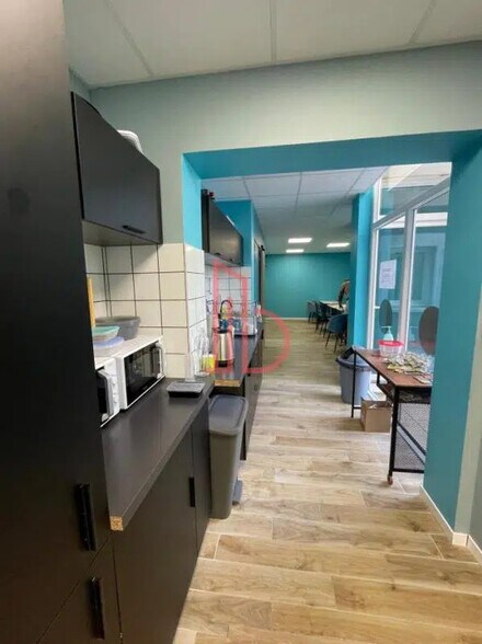 Bureau dans Pessac à louer - Photo de l’immeuble – Image 2 sur 8