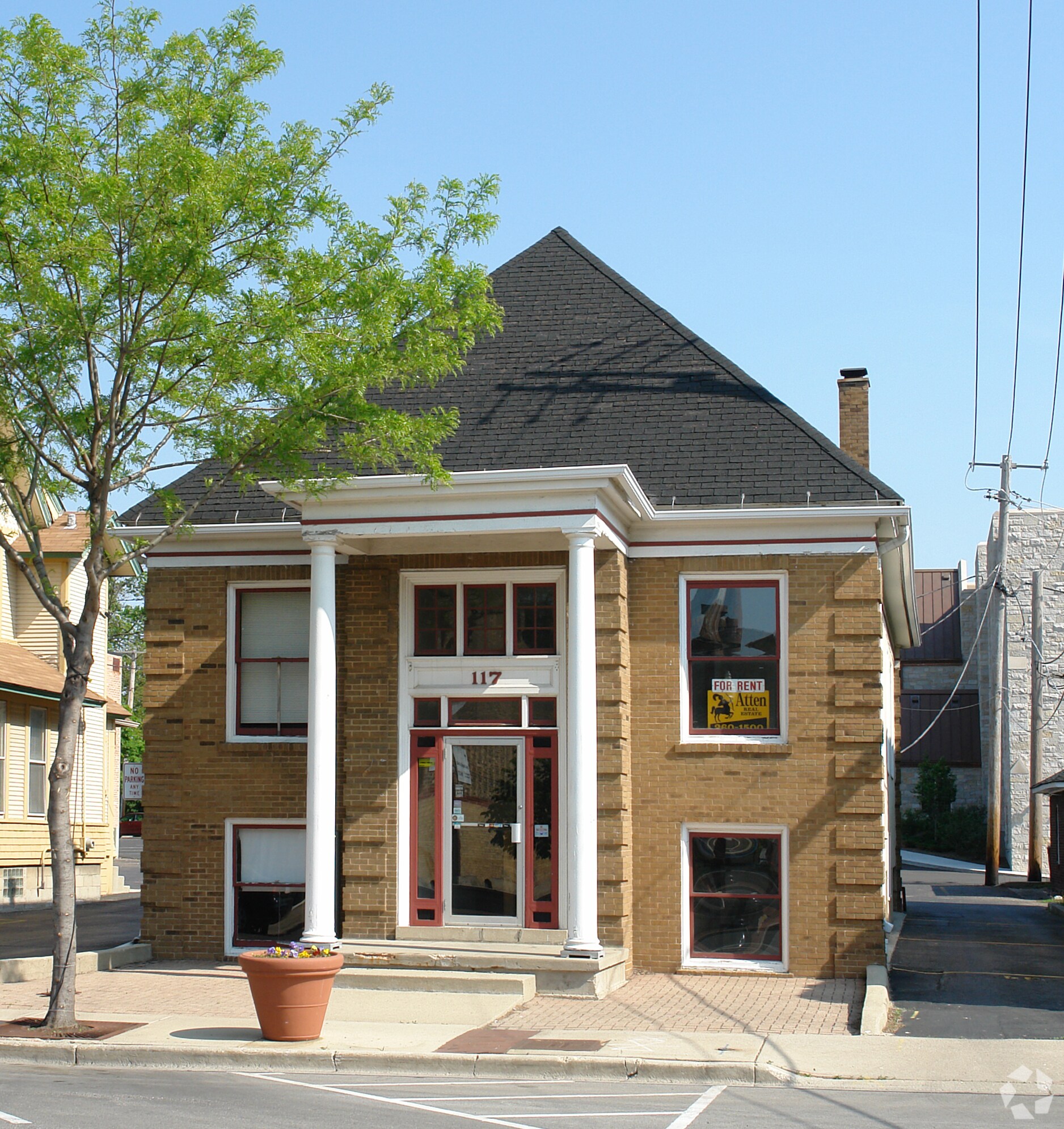 117 W Wesley St, Wheaton, IL à vendre Photo principale– Image 1 sur 6