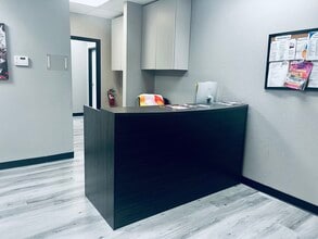 2755-2795 E Desert Inn Rd, Las Vegas, NV à louer Photo intérieure– Image 2 sur 9