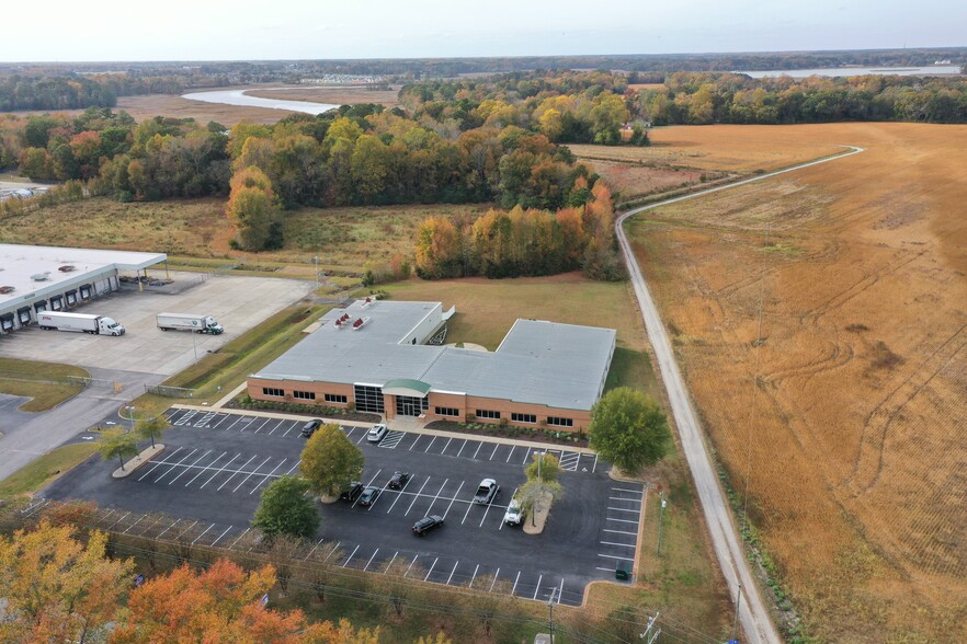 2371 Wilroy Rd, Suffolk, VA à louer - Photo de l’immeuble – Image 2 sur 38