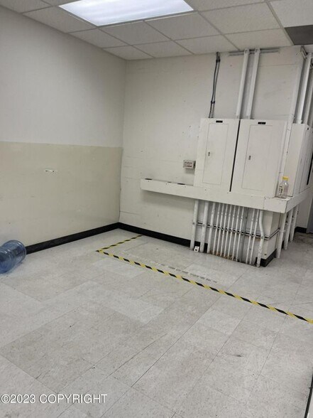 2210 E Northern Lights Blvd, Anchorage, AK à louer - Photo intérieure – Image 3 sur 13