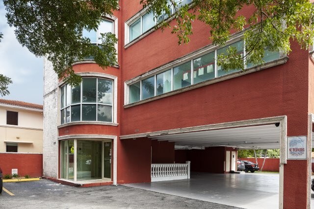 1378 Coral Way, Miami, FL à louer - Photo de l’immeuble – Image 2 sur 33