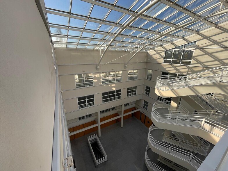 Bureau dans Champigny-sur-Marne à louer - Photo intérieure – Image 2 sur 11
