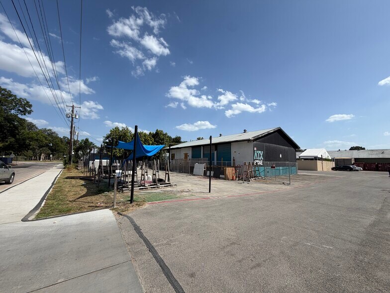 5012 E 7th St, Austin, TX à louer - Photo de l’immeuble – Image 2 sur 2