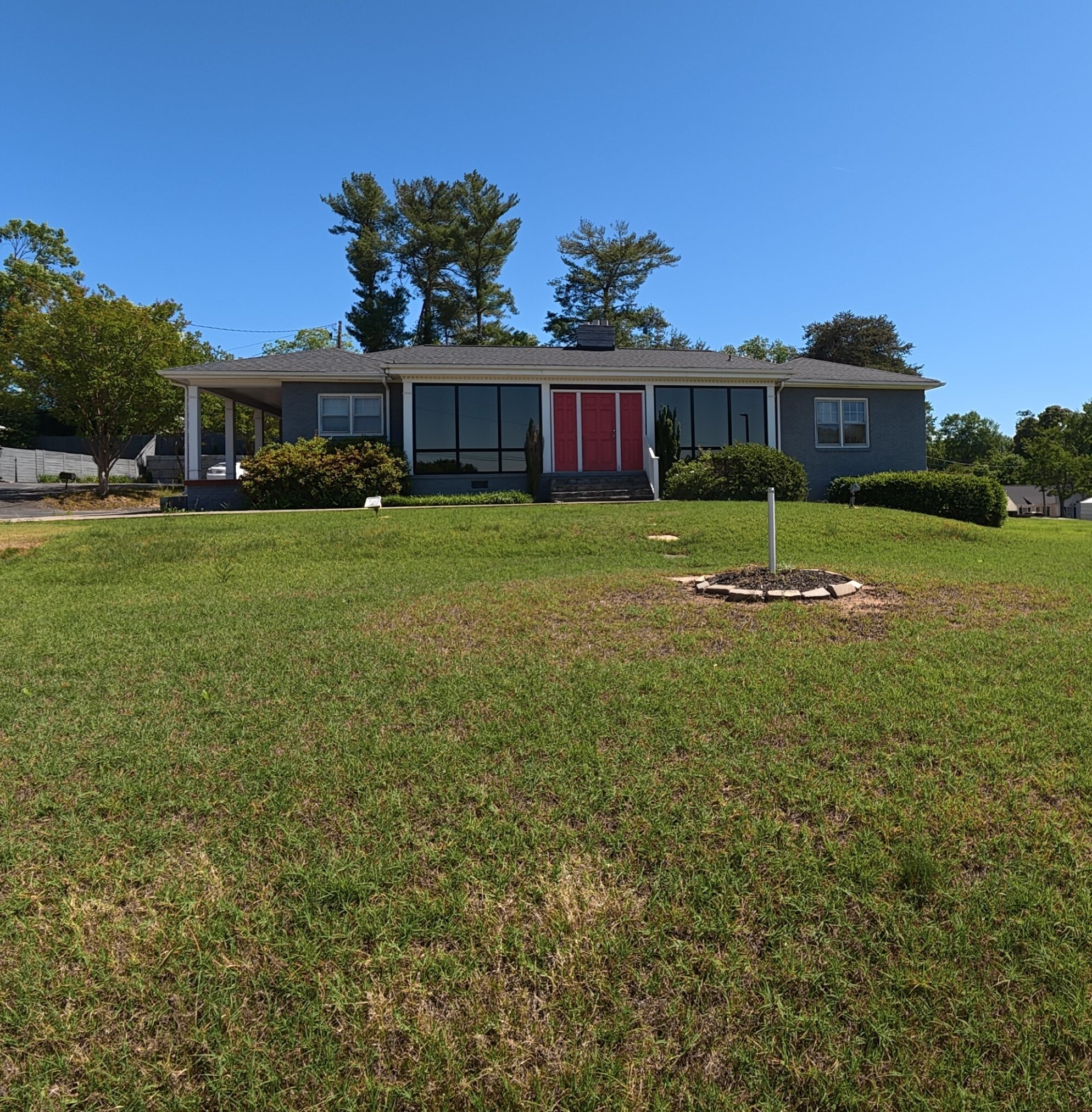 515 W Wade Hampton Blvd, Greer, SC à louer Photo de l’immeuble– Image 1 sur 9
