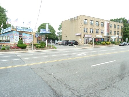 1120 Old Country Rd, Plainview, NY à louer - Photo de l’immeuble – Image 2 sur 26