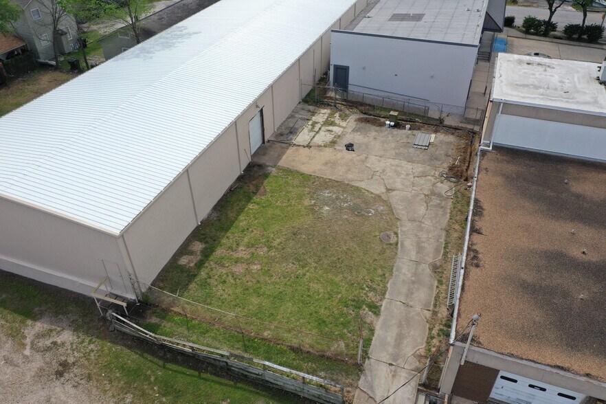 1812 Wayside Dr, Houston, TX à louer - Photo de l’immeuble – Image 3 sur 45