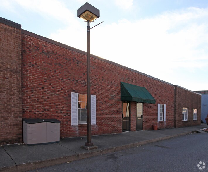 1217-1219 Ohio Ave, Dunbar, WV à louer - Photo de l’immeuble – Image 2 sur 2