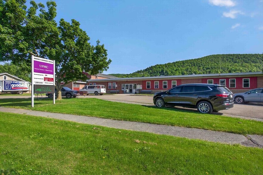 301 E Main St, Knoxville, PA à louer - Photo de l’immeuble – Image 3 sur 16