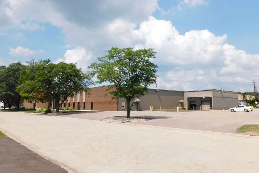 34000 Autry St, Livonia, MI à louer - Photo de l’immeuble – Image 2 sur 3