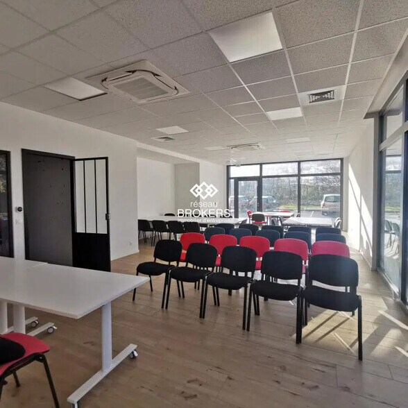 Bureau dans Thonon-les-Bains à louer - Photo de l’immeuble – Image 3 sur 9