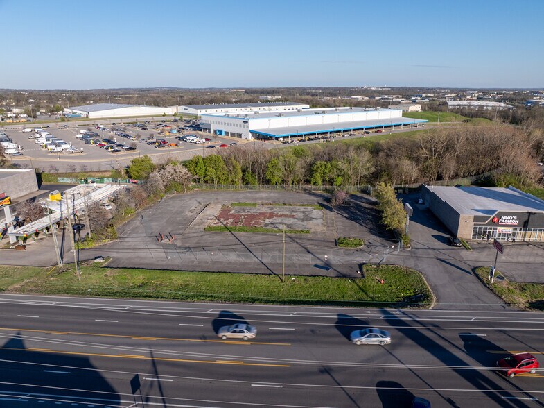 1557 N Gallatin Pike, Madison, TN à vendre - Photo de l’immeuble – Image 2 sur 8