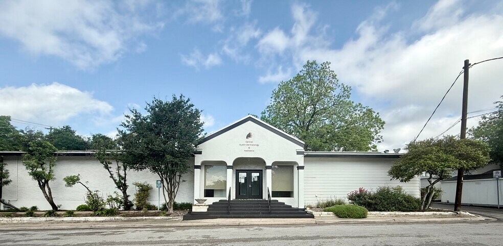 1500 W 34th St, Austin, TX à louer - Photo de l’immeuble – Image 2 sur 8
