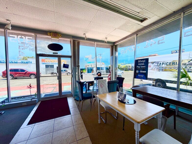 3100 NW 7th St, Miami, FL à louer - Photo intérieure – Image 2 sur 8