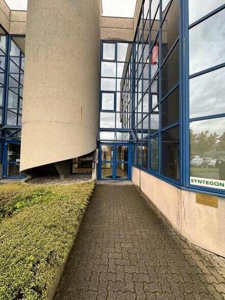 Bureau dans Hoenheim à louer - Photo de l’immeuble – Image 1 sur 8