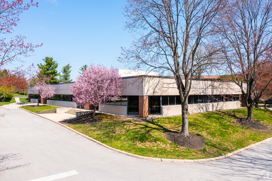 101 Lindenwood Dr, Malvern, PA à louer - Photo de l’immeuble – Image 1 sur 43