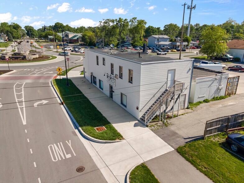 10567 N College Ave, Carmel, IN à louer - Photo de l’immeuble – Image 2 sur 11